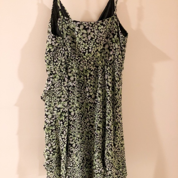 BCBG Floral ruffle mini - Picture 3 of 3